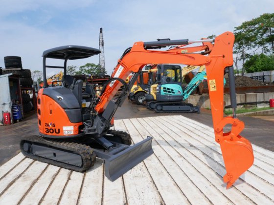 Hitachi ZX30U-3